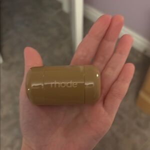 Rhode Blush shade sprinkle